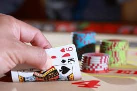 Tampilan dasbor multi-olahraga dengan cakupan real-time